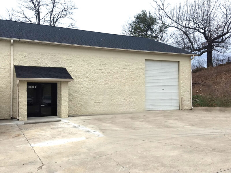 FOR LEASE: 2,400 sf Warehouse / Office in Karns